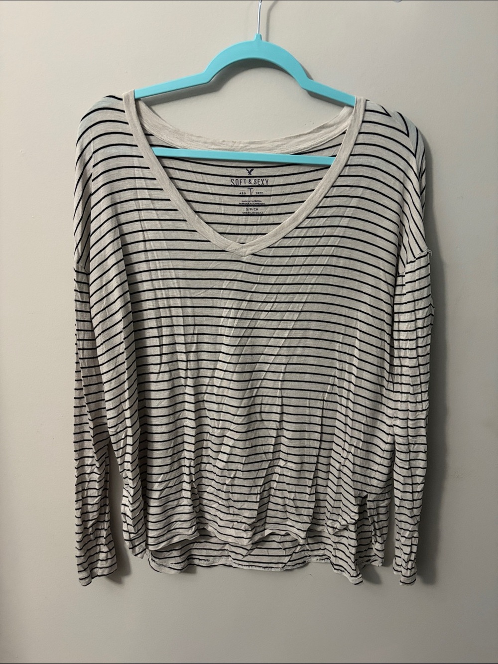 American Eagle Outfitters Cream and Black Striped V-Neck Long Sleeve Top